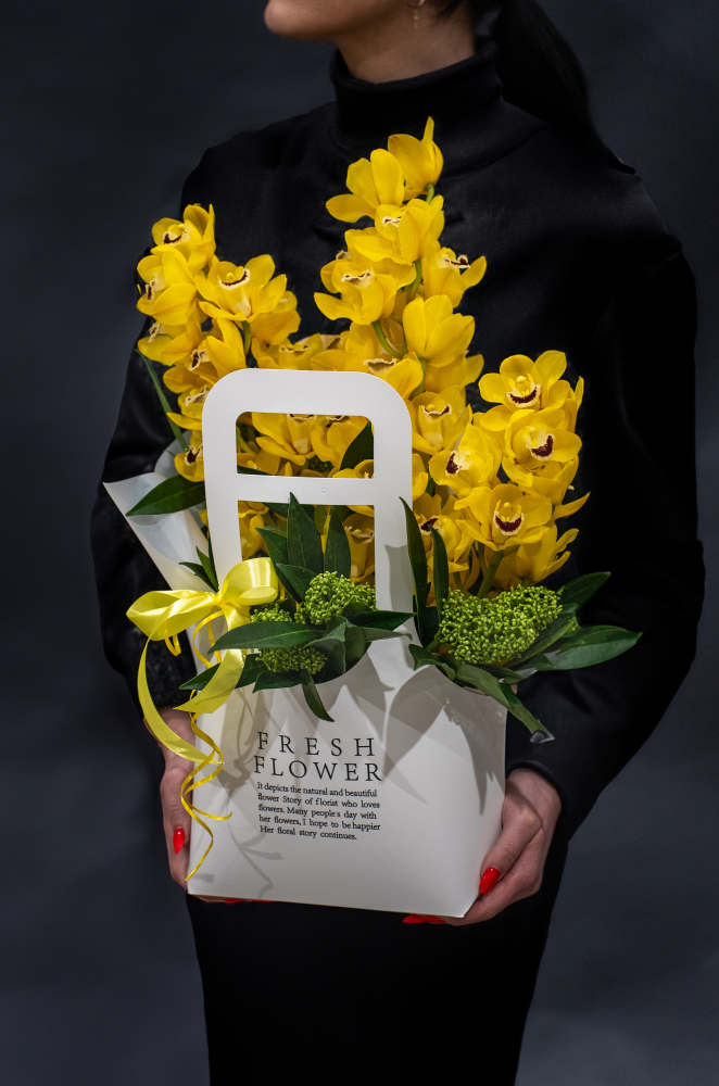 Цветочная коробка YELLOW FLOWER BAG