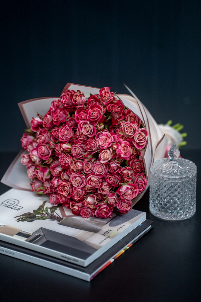 Bouquets of roses FLINDERS LANE